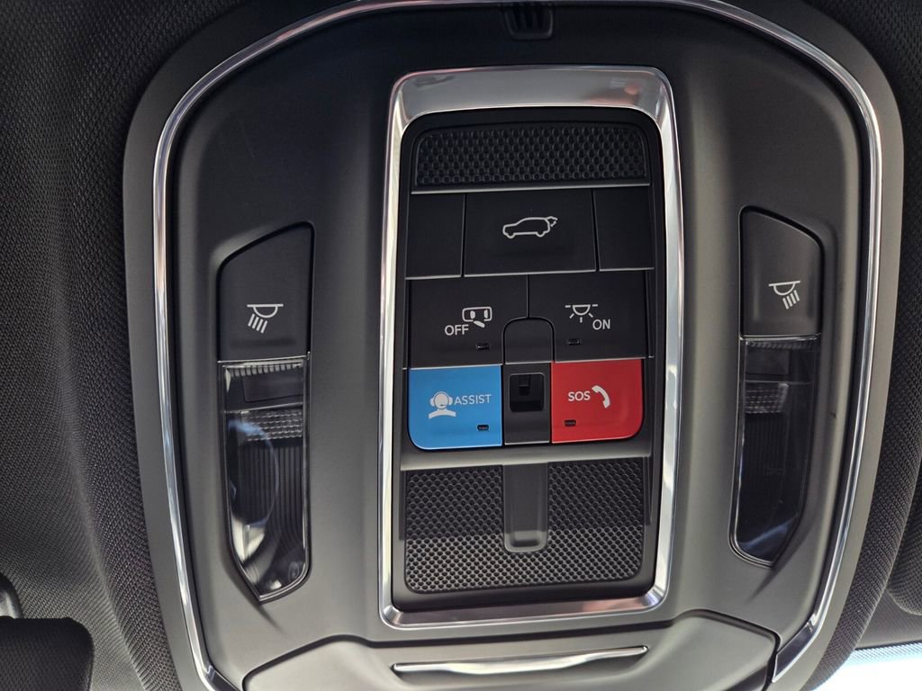 Certified 2025 Jeep Grand Cherokee L Limited w/ Black Appearance Package image 35