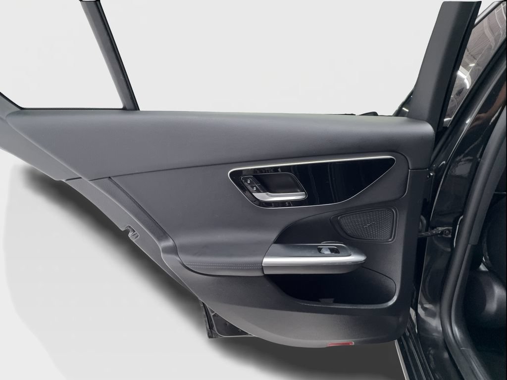 Used 2023 Mercedes-Benz C 300 Sedan image 26