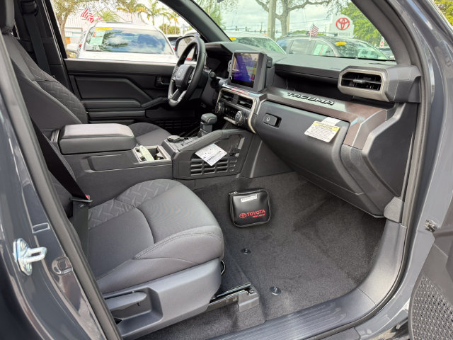 Used 2025 Toyota Tacoma SR5 AWD/4WD image 11