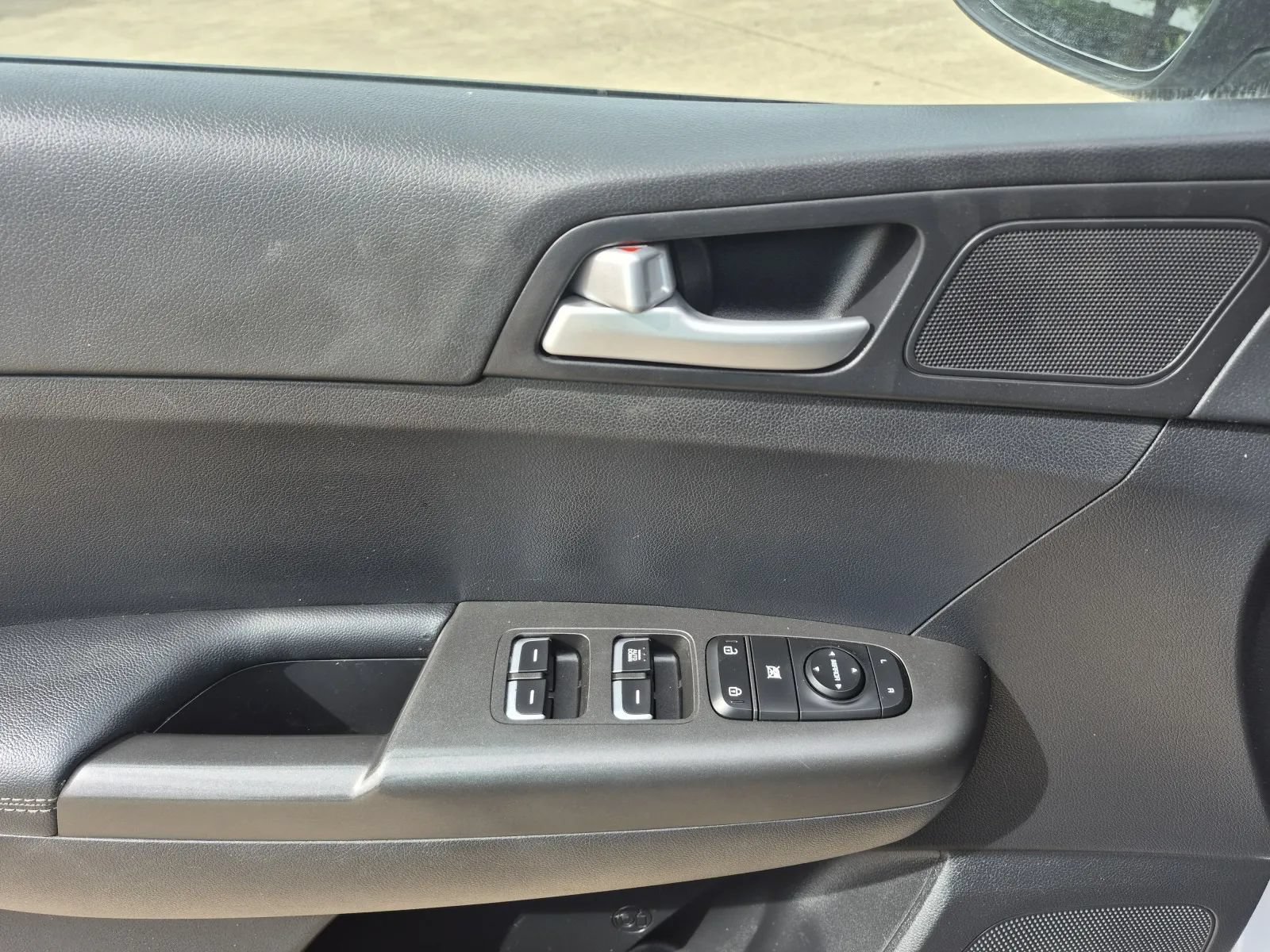 Used 2020 Kia Sportage LX FWD image 11