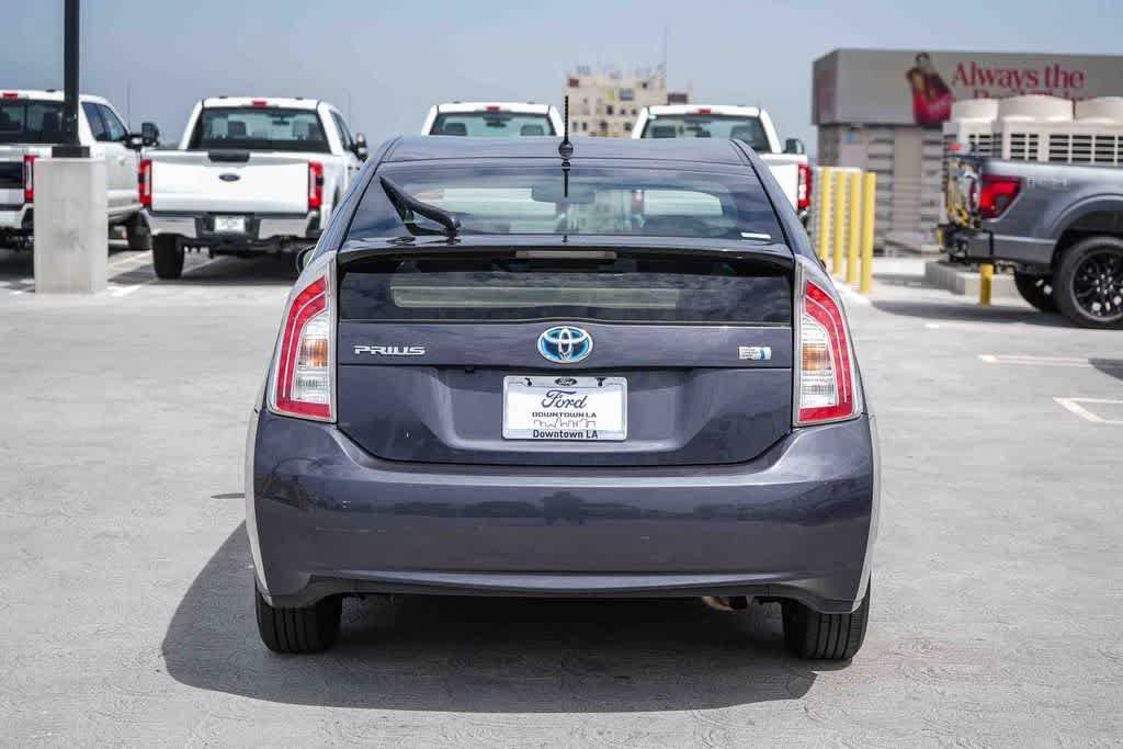 Used 2015 Toyota Prius Two w/ Preferred Accessory Package FWD image 7