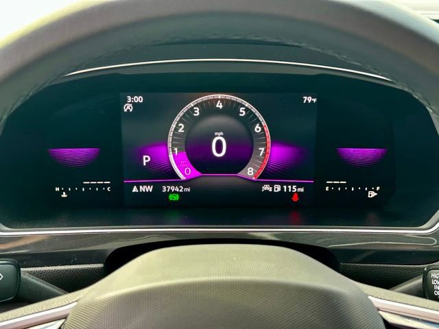 Used 2022 Volkswagen Tiguan SE R-Line image 36