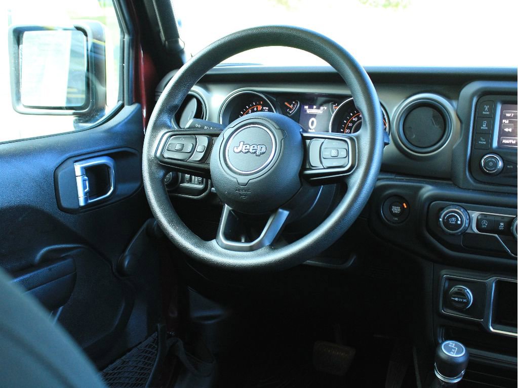 Certified 2021 Jeep Gladiator Sport AWD/4WD image 14