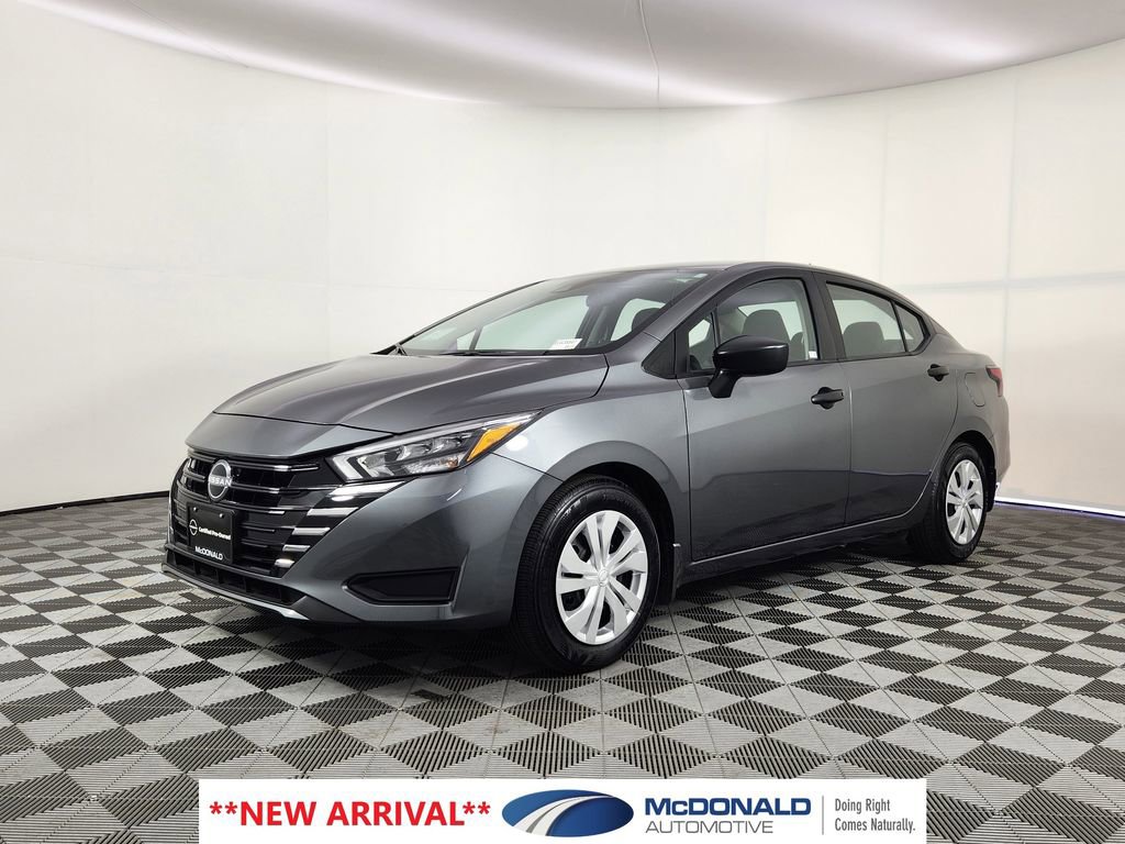 Used 2025 Nissan Versa S w/ Trunk Package FWD image 1