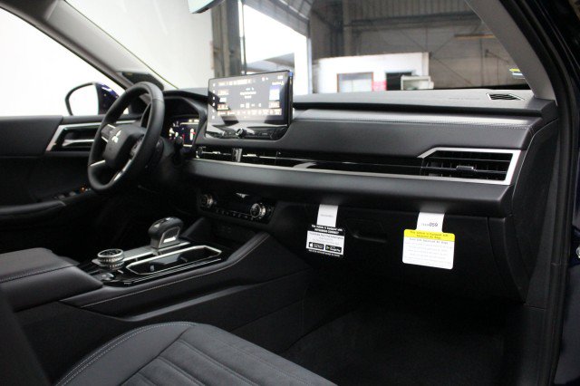 New 2026 Mitsubishi Outlander SE FWD image 17