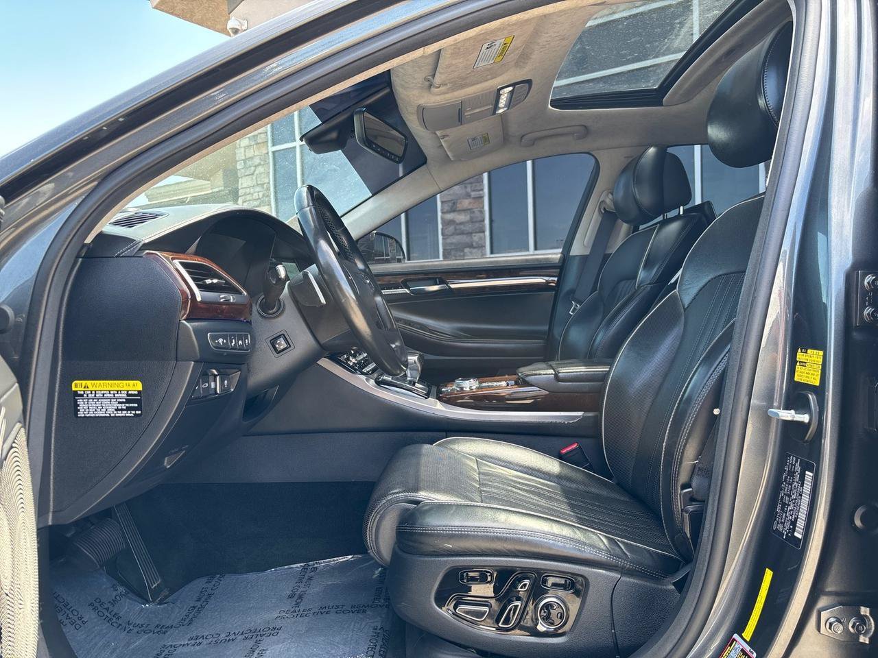 Used 2018 Genesis G90 5.0 Ultimate AWD/4WD image 11