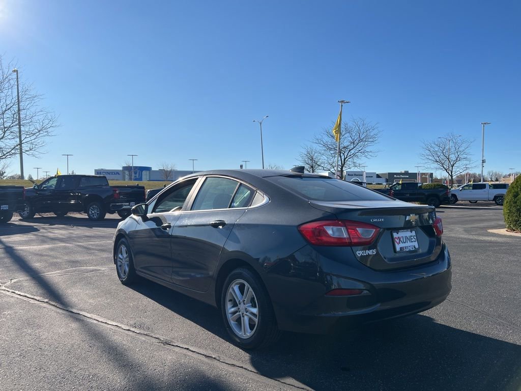 Used 2017 Chevrolet Cruze LT w/ Convenience Package image 6