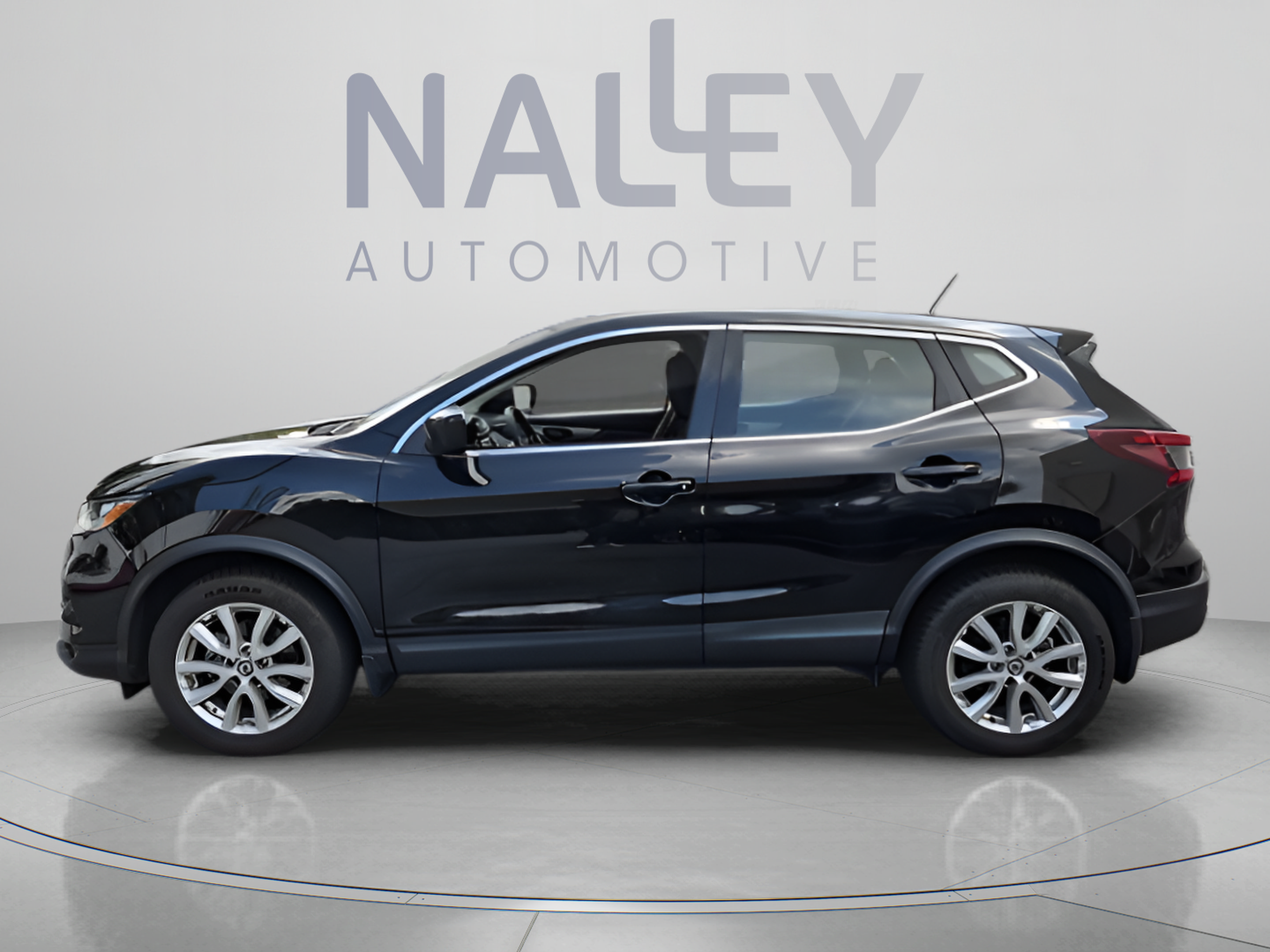 Used 2021 Nissan Rogue Sport S FWD image 2