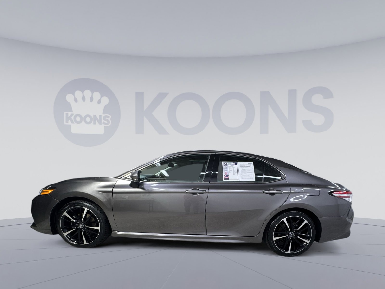 Used 2020 Toyota Camry XSE image 8