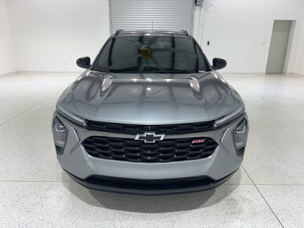 Used 2025 Chevrolet Trax RS w/ Sunroof Package image 8