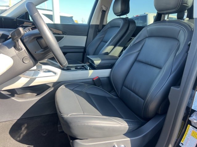 Used 2024 Lincoln Nautilus Premier image 17