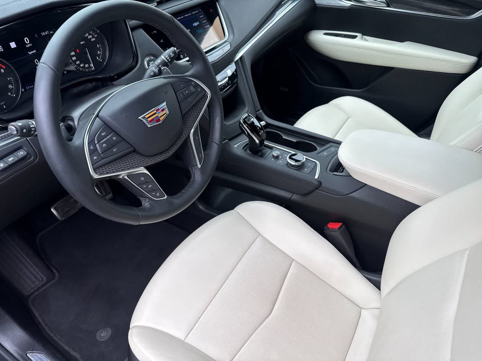 Used 2025 Cadillac XT5 Sportv w/ Technology Package AWD/4WD image 11