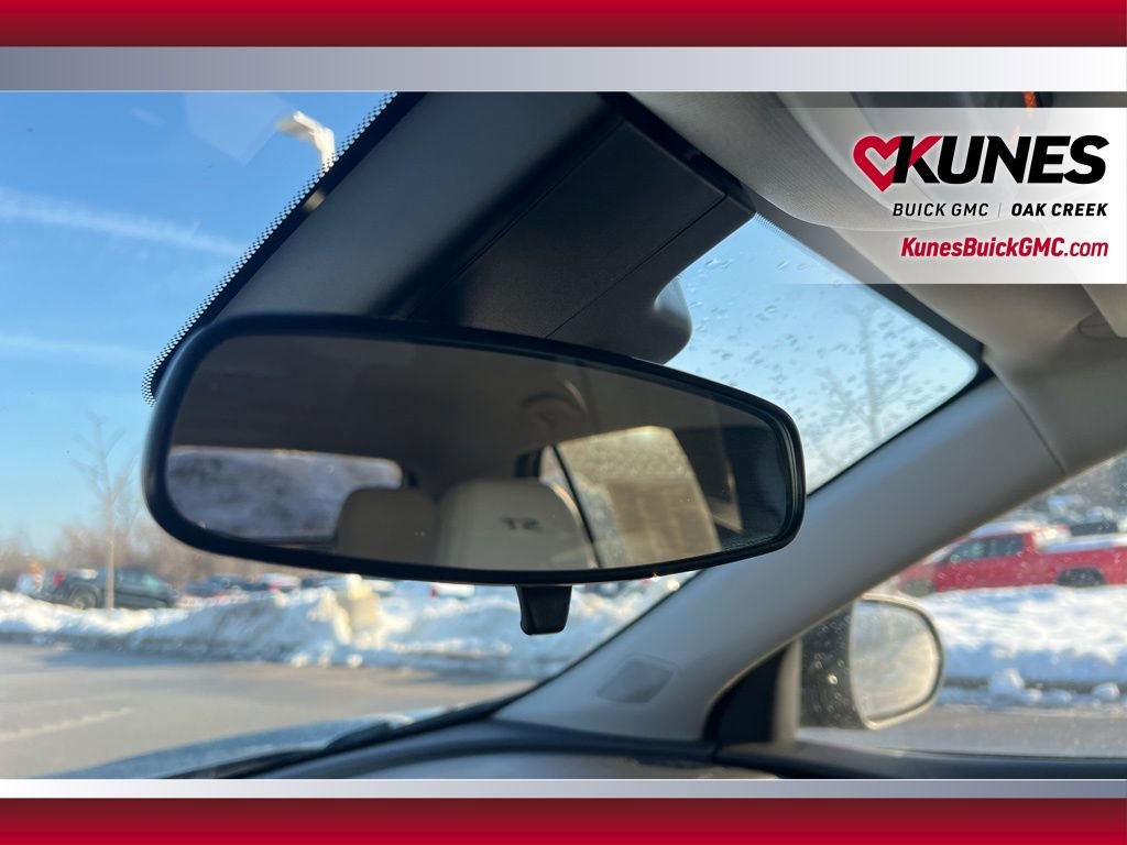 Used 2024 Buick Encore GX Sport Touring image 15