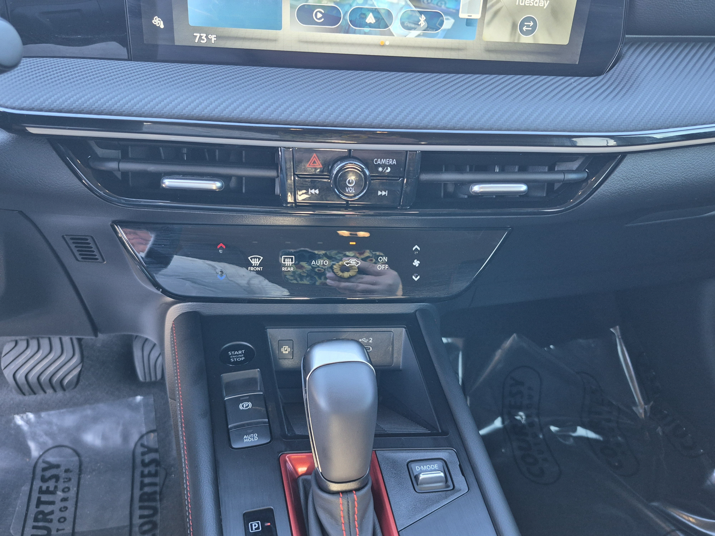 Certified 2025 Nissan Kicks SR FWD image 28