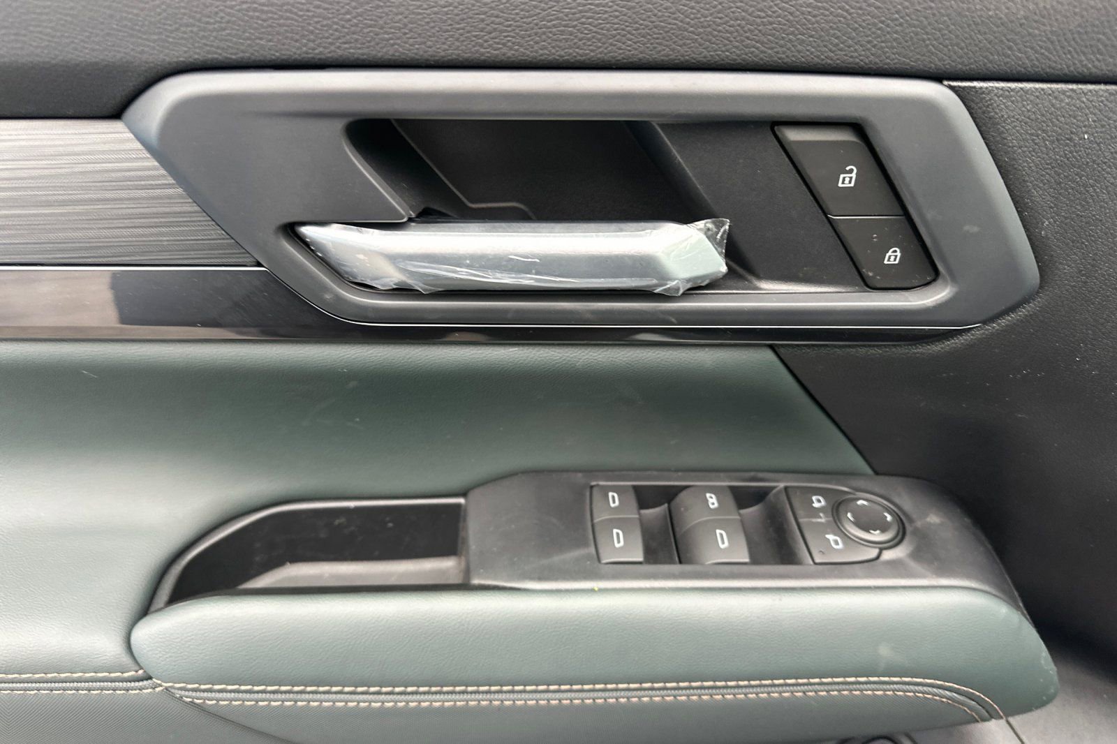 New 2026 GMC Terrain AT4 image 9