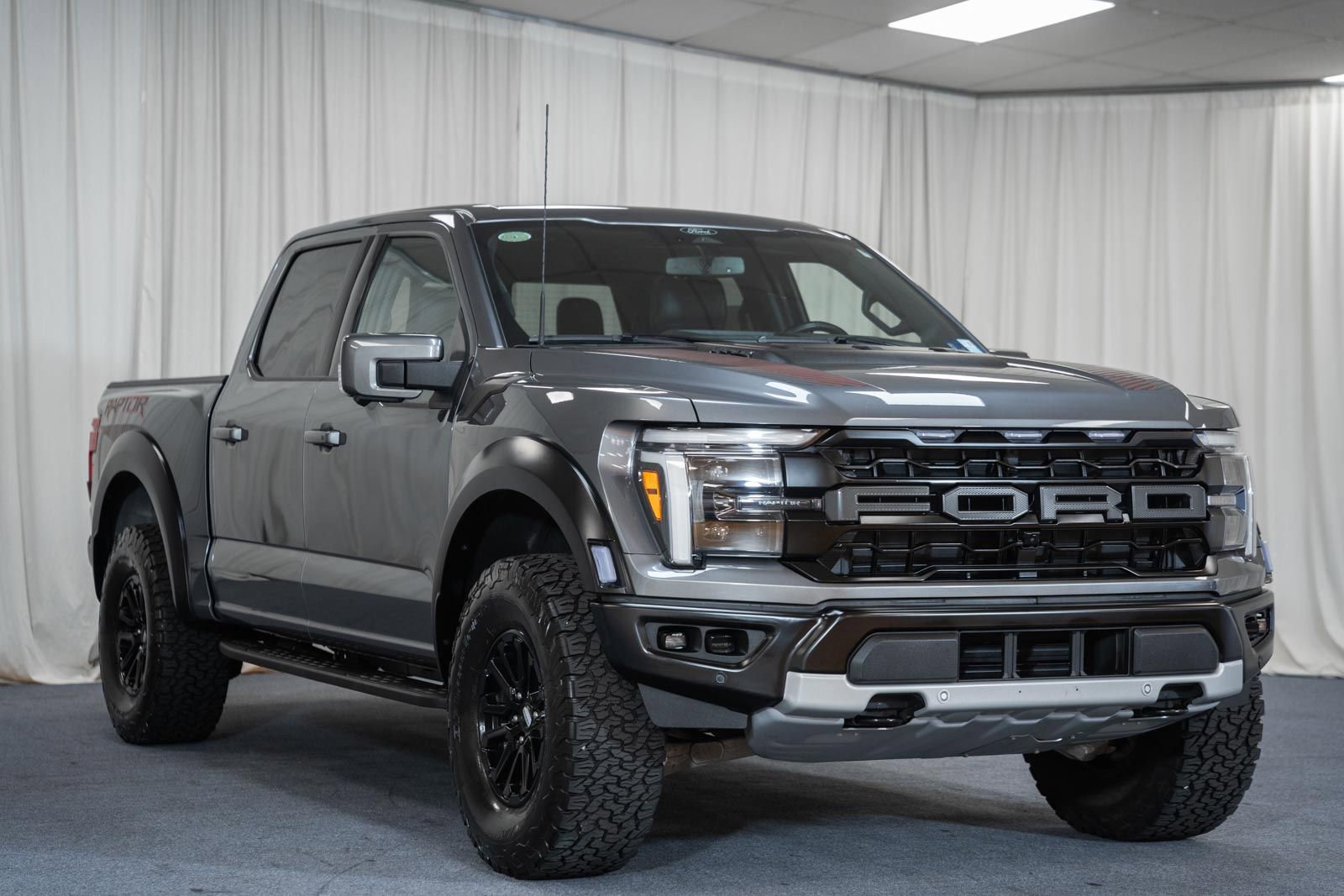 Used 2025 Ford F150 Raptor image 1