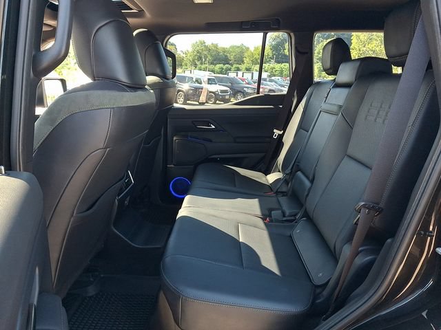 Used 2025 Lexus GX 550 w/ Accessory Package (CT) AWD/4WD image 18