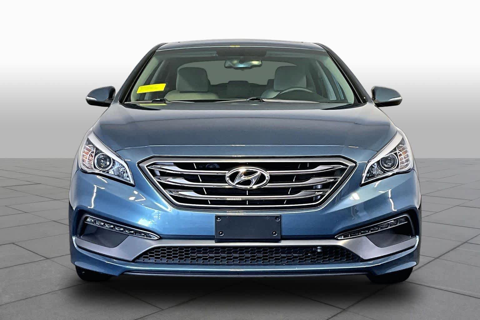 Used 2017 Hyundai Sonata Sport w/ Value Edition Package 02 FWD image 4