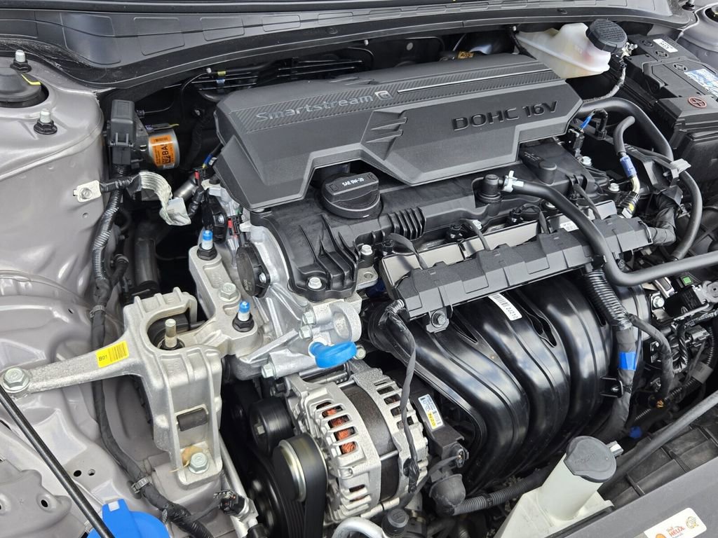 Certified 2025 Hyundai Elantra SEL FWD image 18