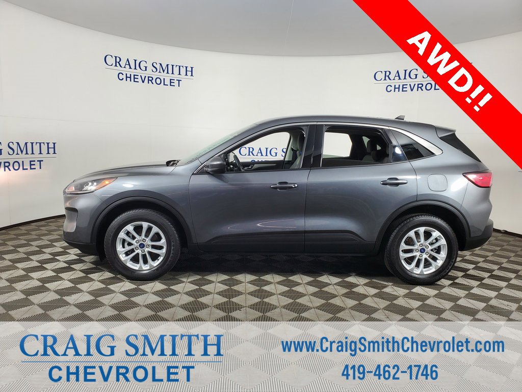 Used 2021 Ford Escape SE image 2