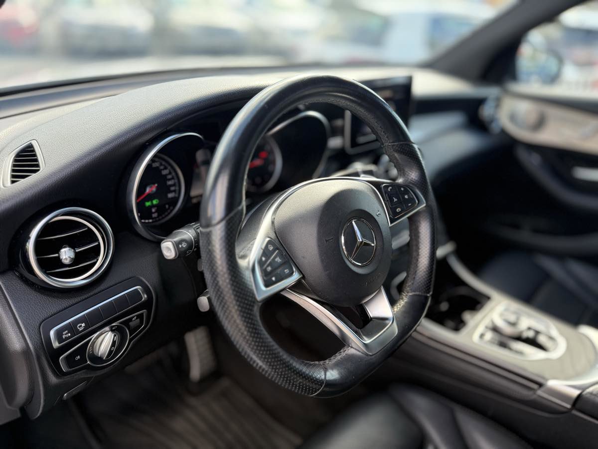 Used 2019 Mercedes-Benz GLC 300 image 18
