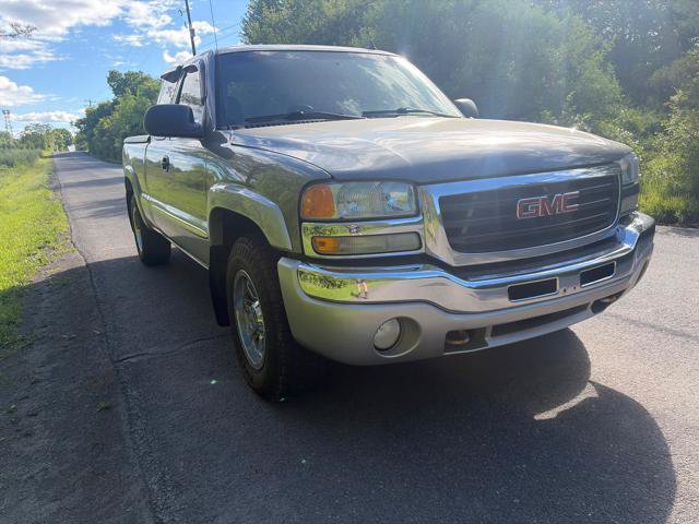 Used 2006 GMC Sierra 1500 SLT w/ Onstar Plus Package AWD/4WD image 3