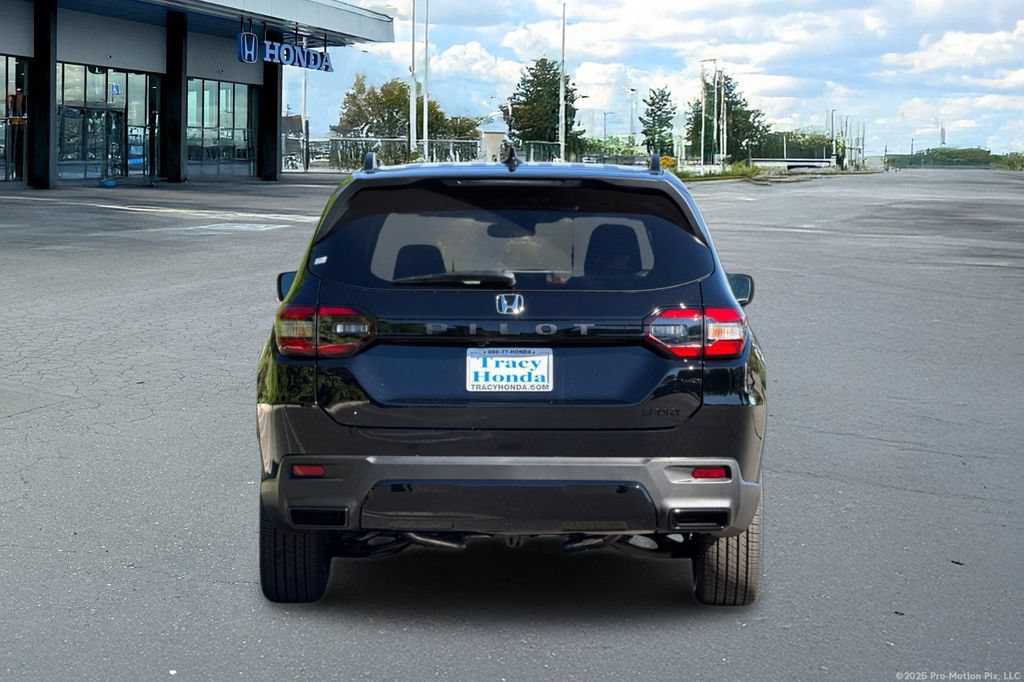 Certified 2026 Honda Pilot Sport image 8