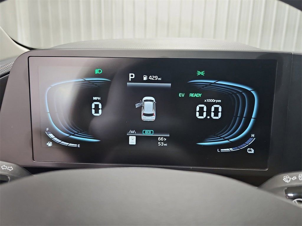 Used 2024 Kia Niro LX image 18