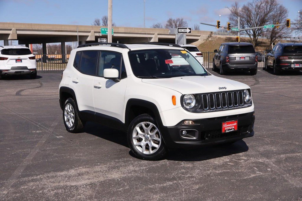 Used 2017 Jeep Renegade Latitude image 2