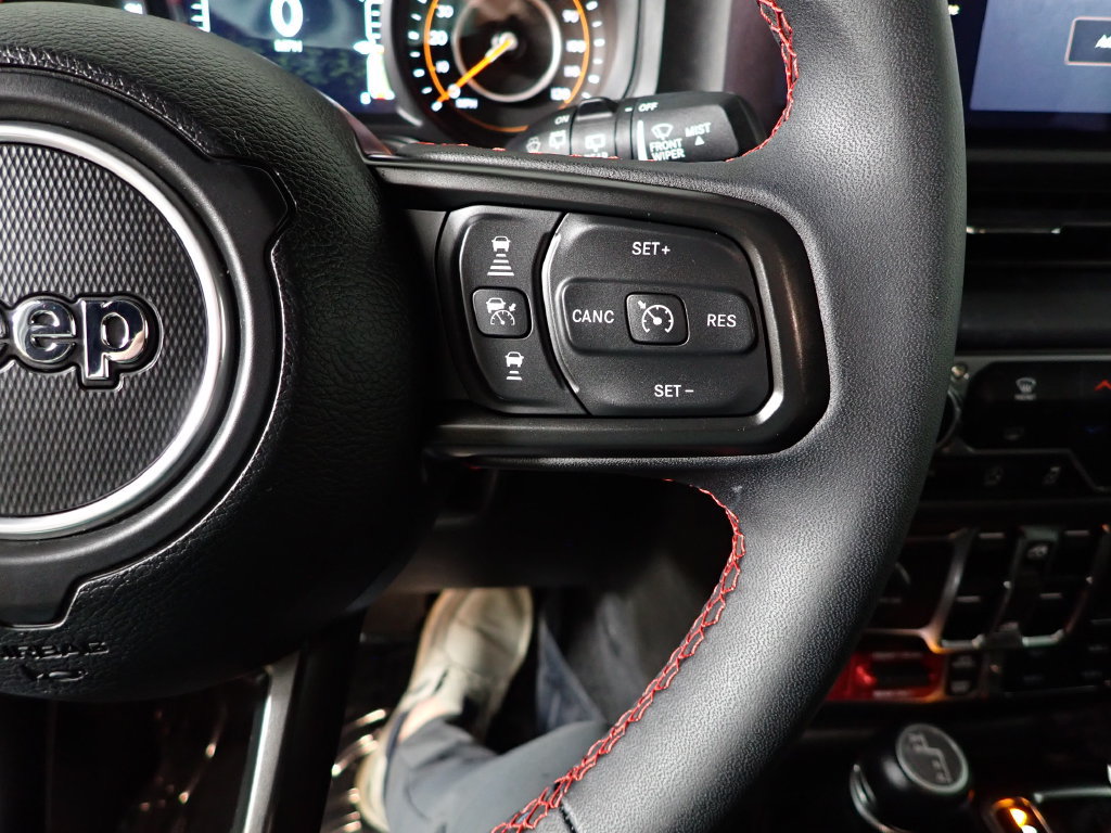 Used 2024 Jeep Wrangler Unlimited Rubicon AWD/4WD image 28