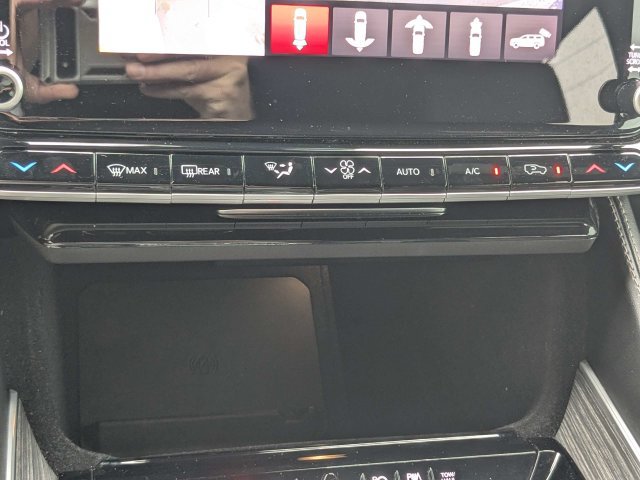 Certified 2023 Jeep Wagoneer Series II w/ Convenience Group I RWD image 21