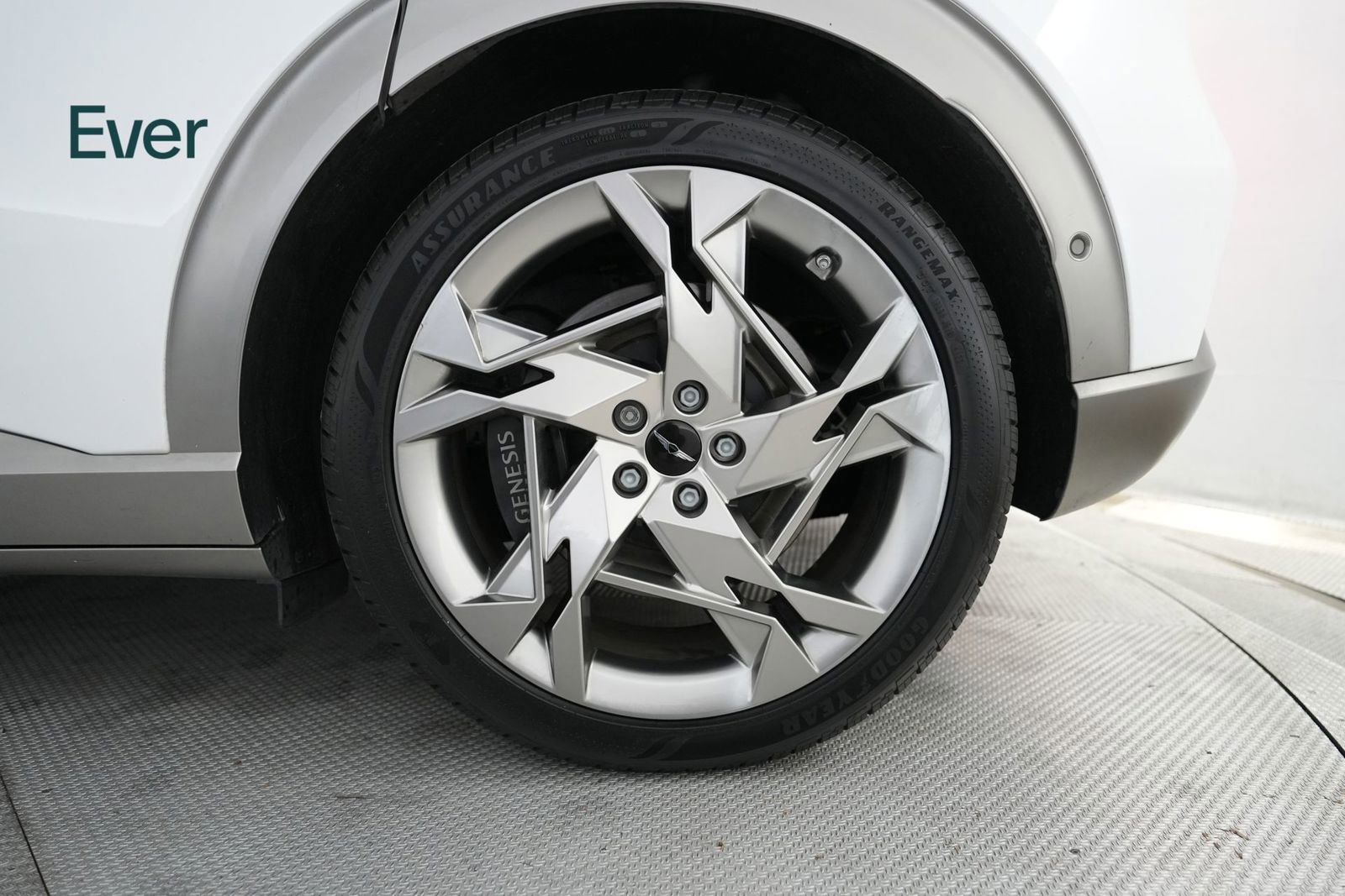 Used 2024 Genesis GV60 Performance AWD/4WD image 9