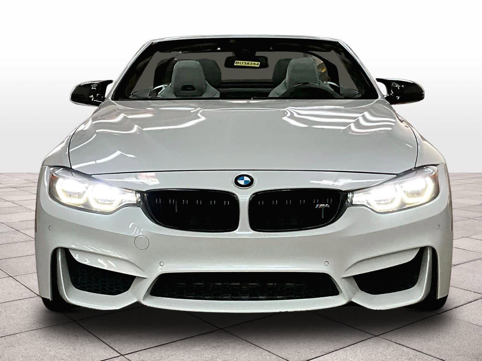 Used 2018 BMW M4 Convertible image 3