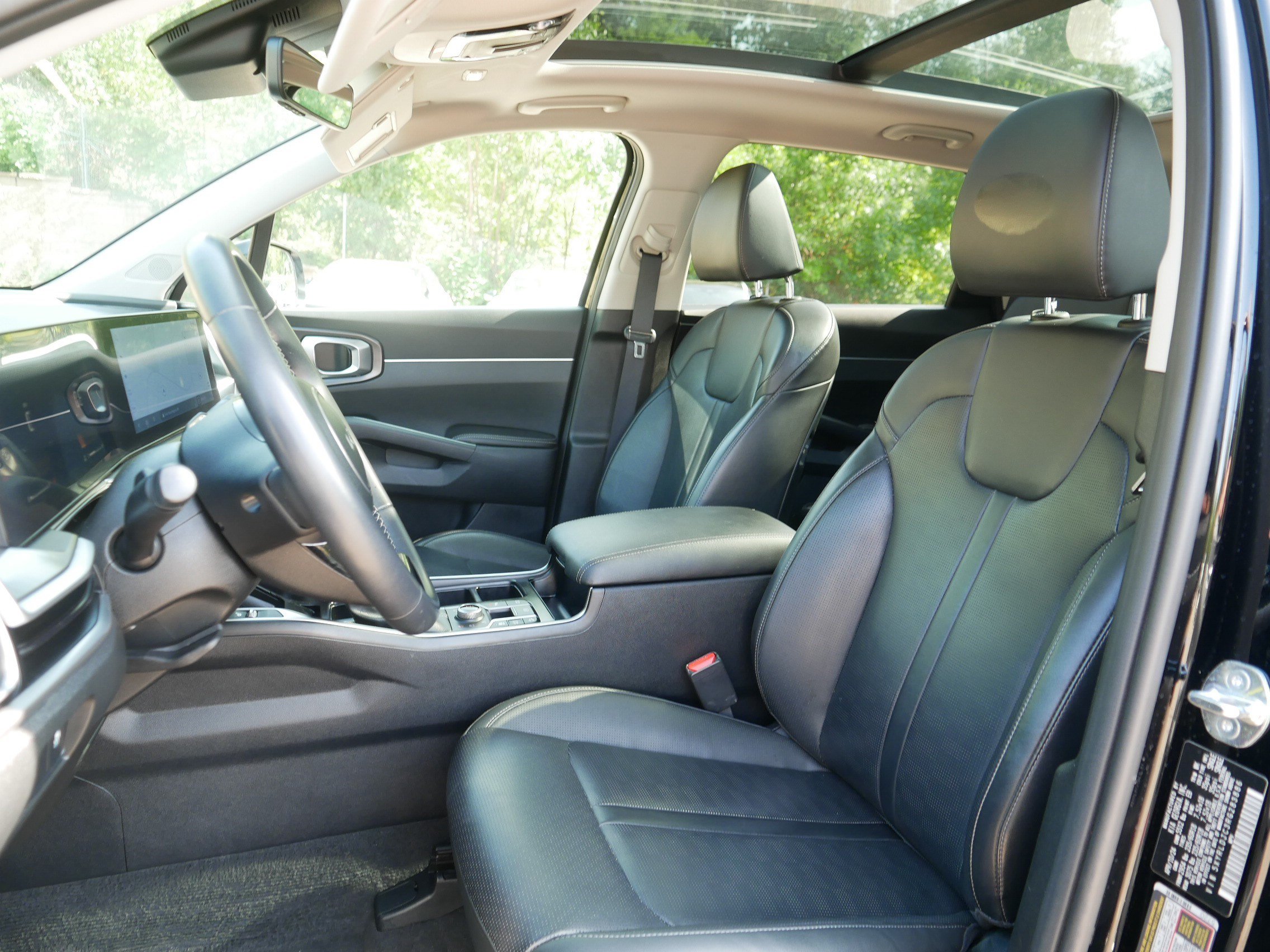 Certified 2024 Kia Sorento S w/ Panoramic Sunroof Package AWD/4WD image 34