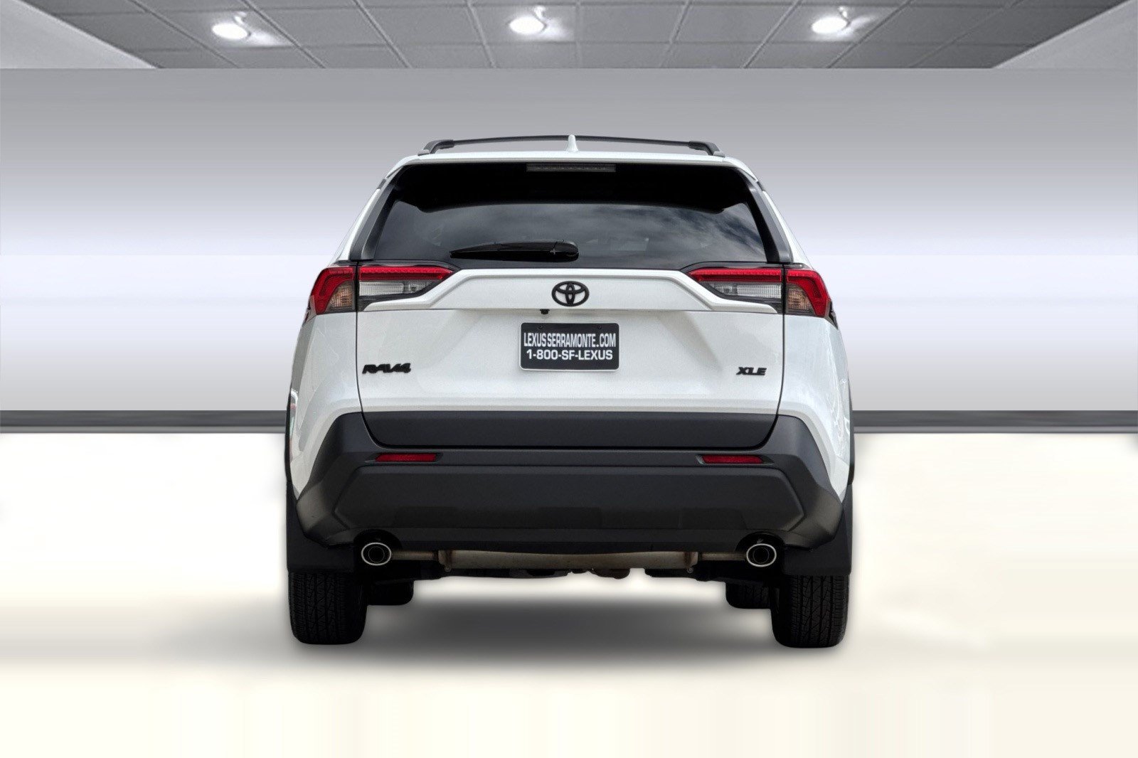 Used 2024 Toyota RAV4 XLE w/ Convenience Package FWD image 9