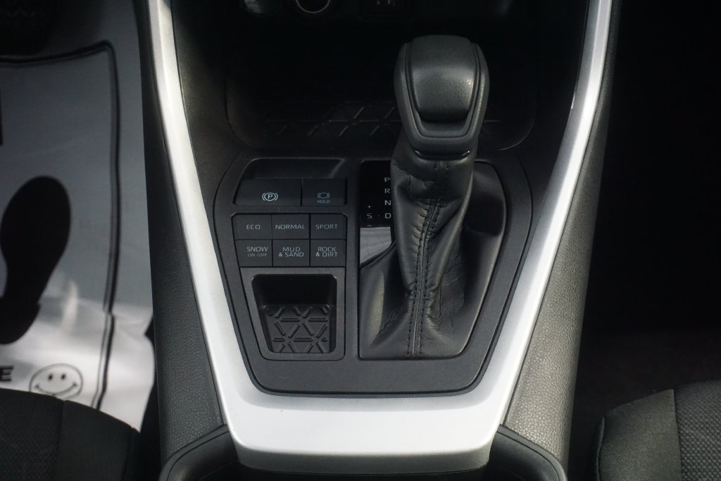 Certified 2025 Toyota RAV4 XLE AWD/4WD image 30