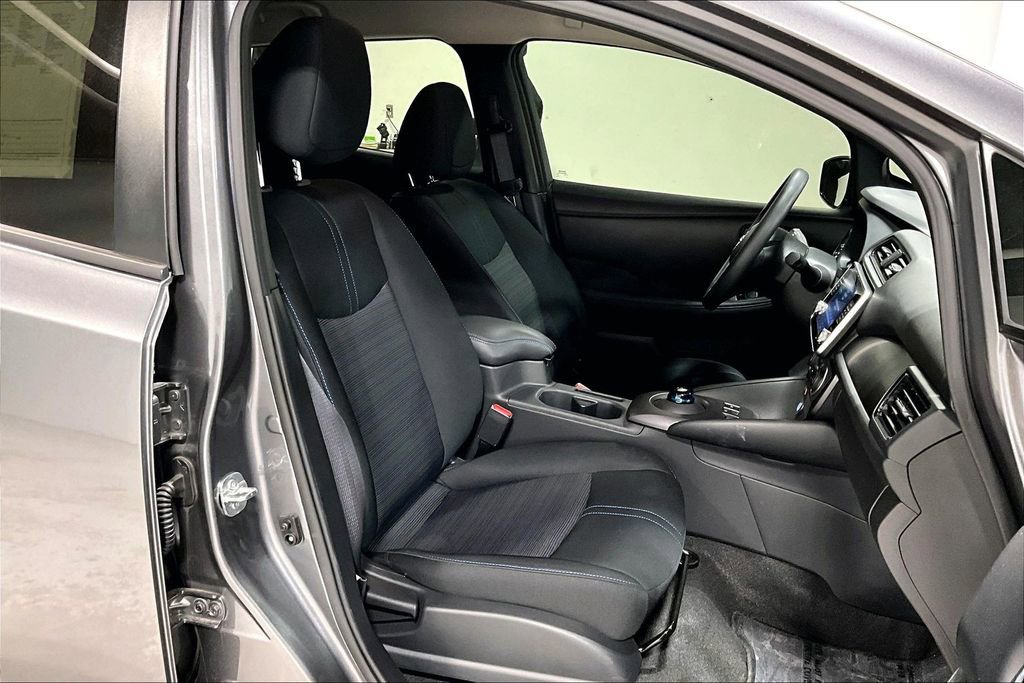 Used 2025 Nissan Leaf S image 10