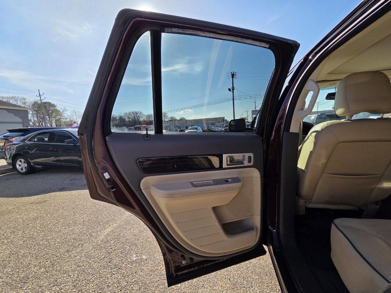 Used 2010 Lincoln MKX AWD image 13