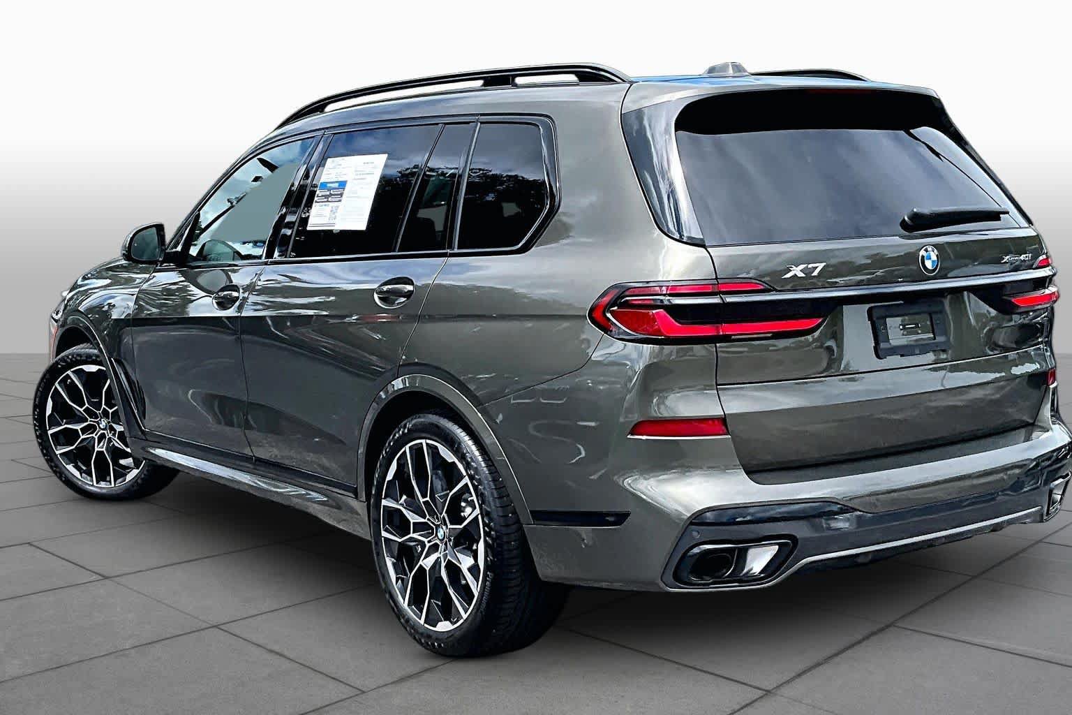 Used 2025 BMW X7 xDrive40i w/ M Sport Package AWD/4WD image 12