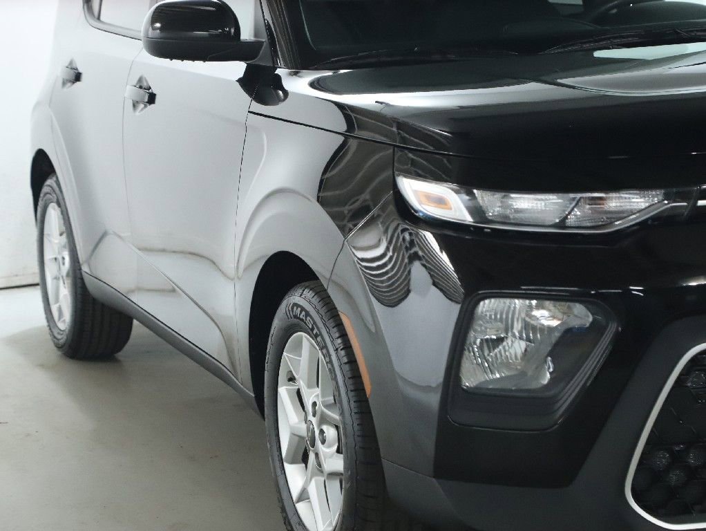 Used 2022 Kia Soul LX w/ Technology Package image 8
