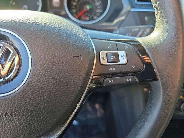 Used 2020 Volkswagen Tiguan SE image 23