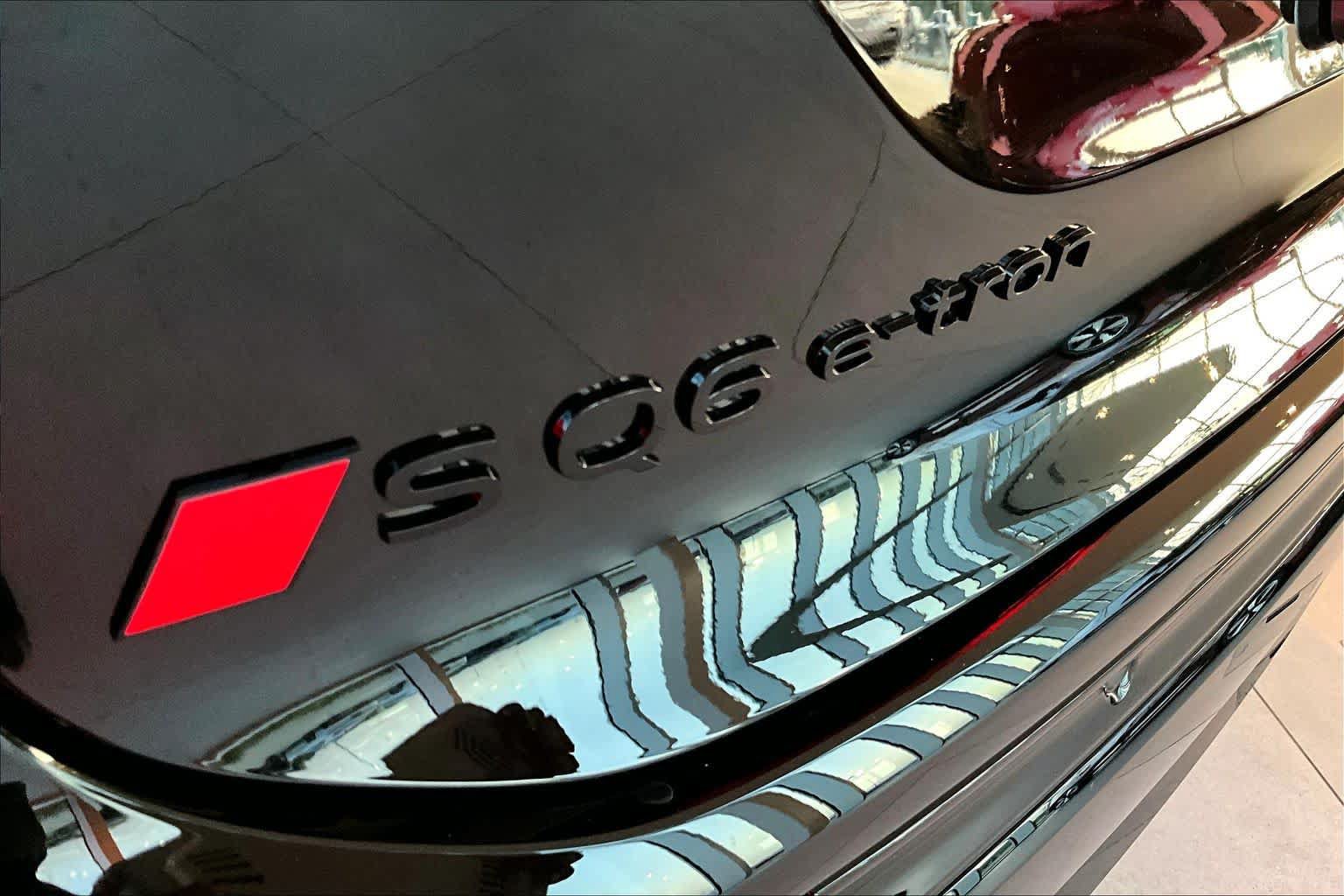 New 2027 Audi SQ6 e-tron Prestige AWD/4WD image 15