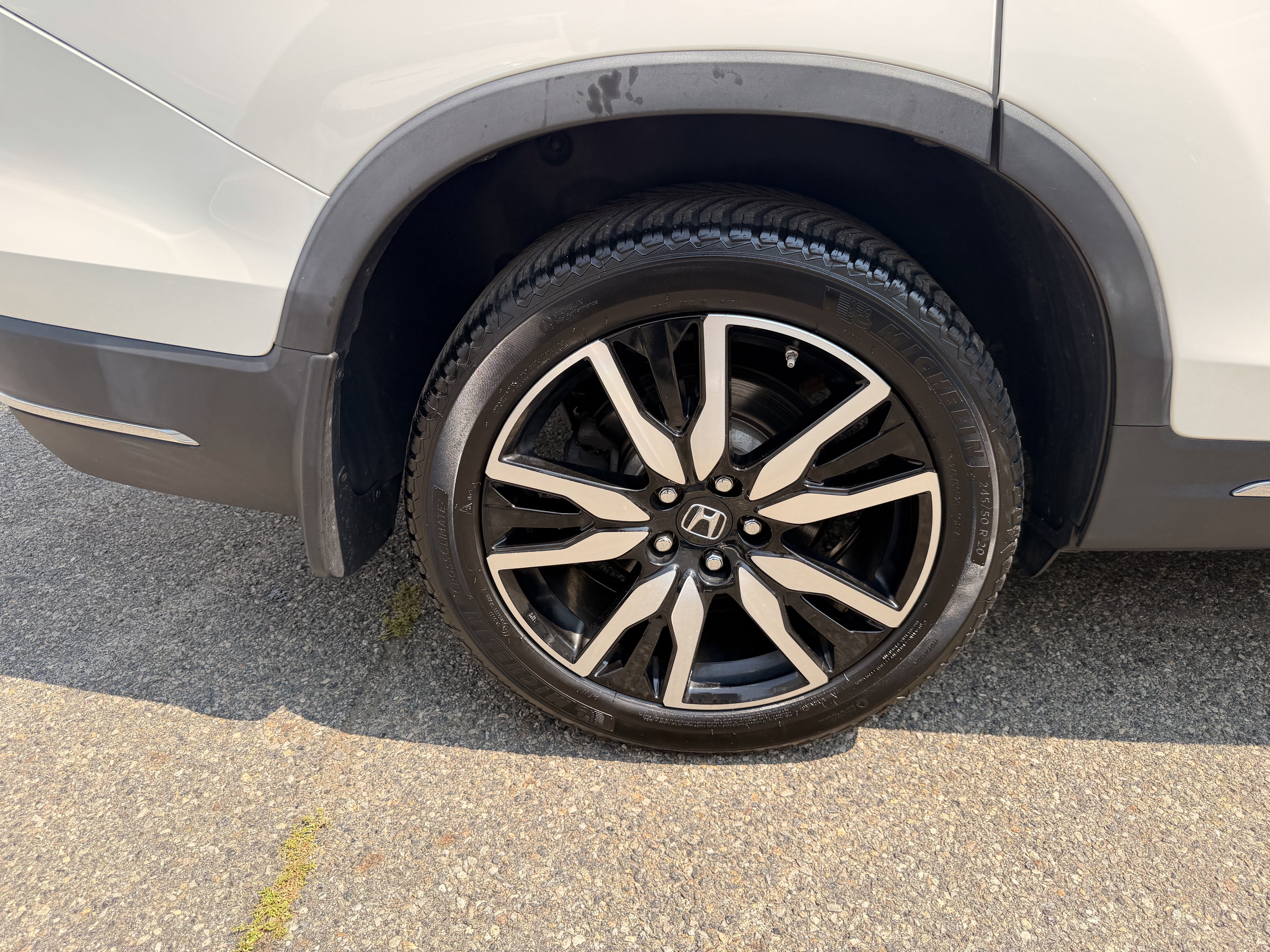 Certified 2019 Honda Pilot Touring image 7