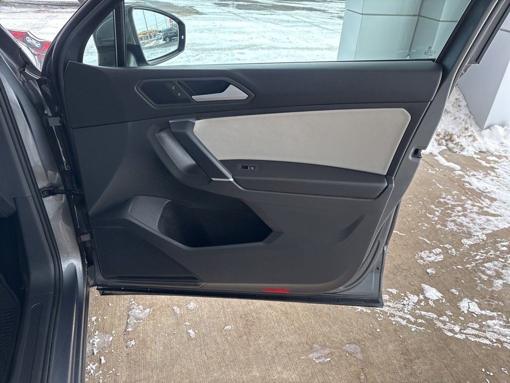 Used 2020 Volkswagen Tiguan SEL image 31