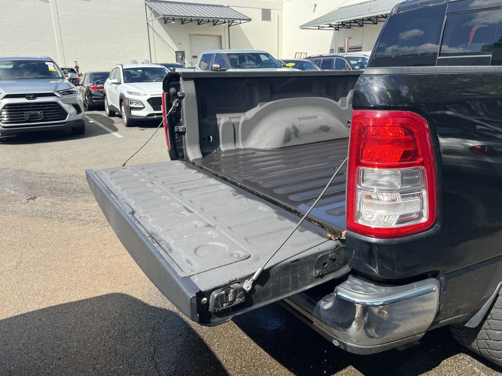 Used 2021 RAM 1500 4x4 Crew Cab image 24