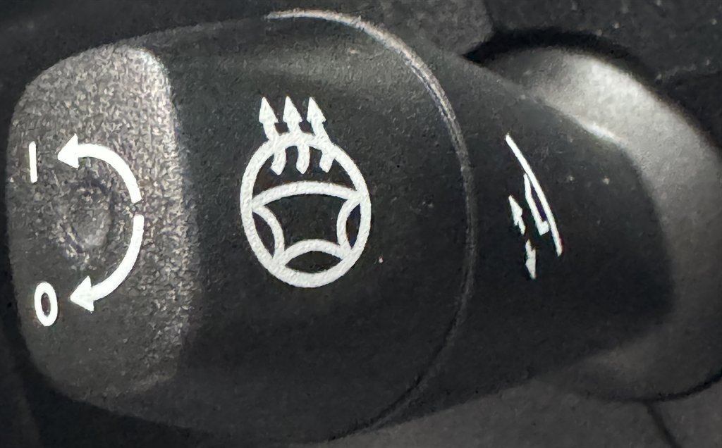 Used 2021 Mercedes-Benz GLC 300 4MATIC w/ AMG Line image 56