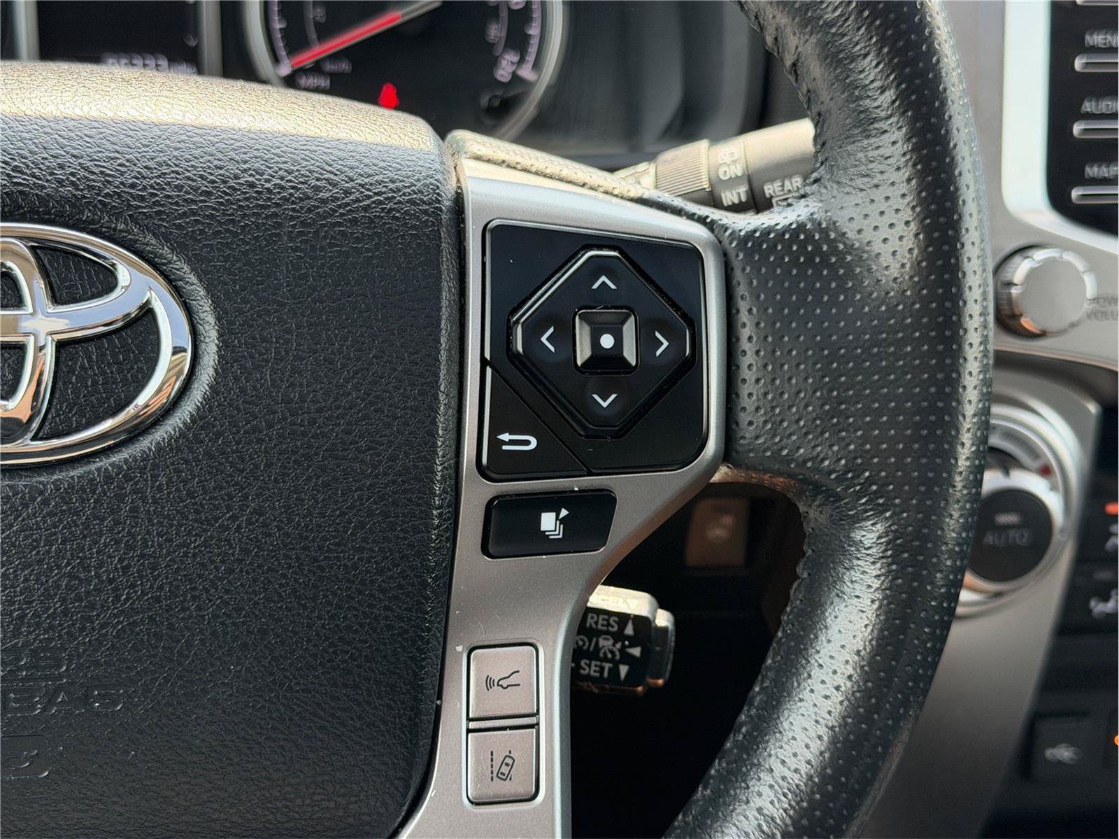 Used 2023 Toyota 4Runner Limited AWD/4WD image 22