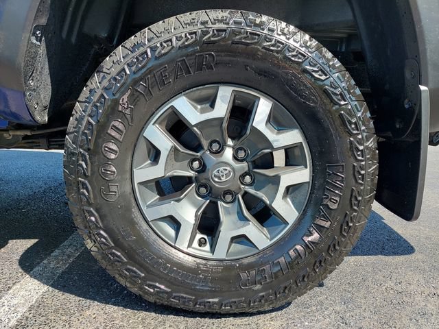Used 2023 Toyota Tacoma TRD Off-Road w/ Technology Package AWD/4WD image 31