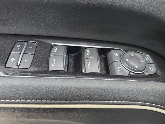 Used 2022 Cadillac Escalade ESV Luxury image 28