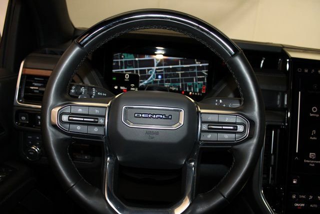 Used 2025 GMC Yukon Denali w/ Advanced Technology Package image 30
